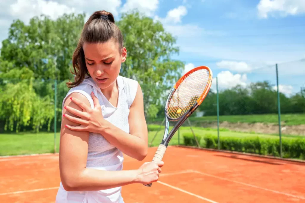 Douleur épaule tennis